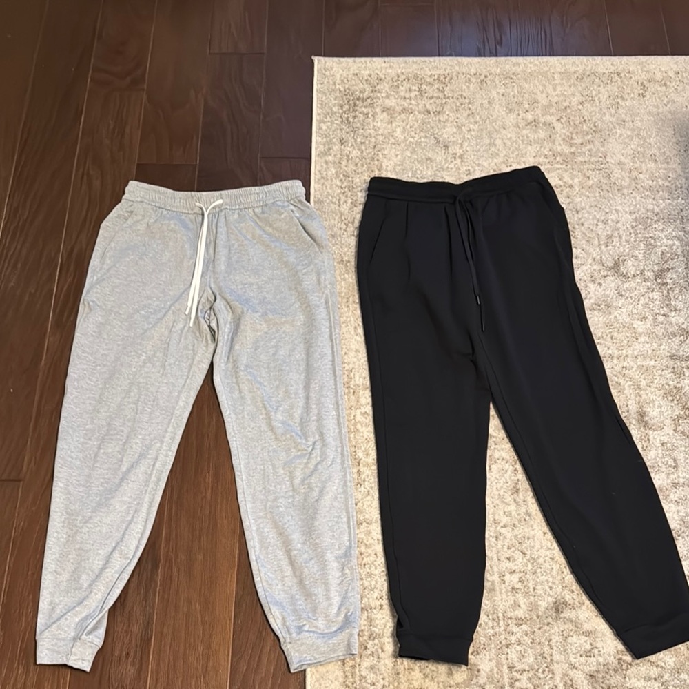 Set of 2 Lululemon mid rise jersey joggers set of 2- never worn. Size 6